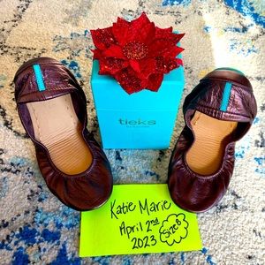 New Raspberry Truffle Tieks Size 8